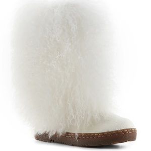 BearPaw lamb boots (snooki)